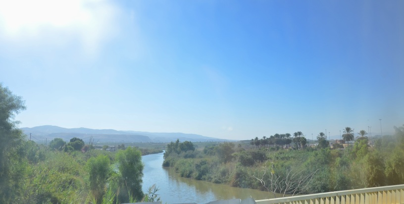 Moment historyczny - przejazd przez rzekę Jordan
