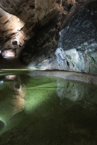 Jaskinia Belianska, jeziorko skalne